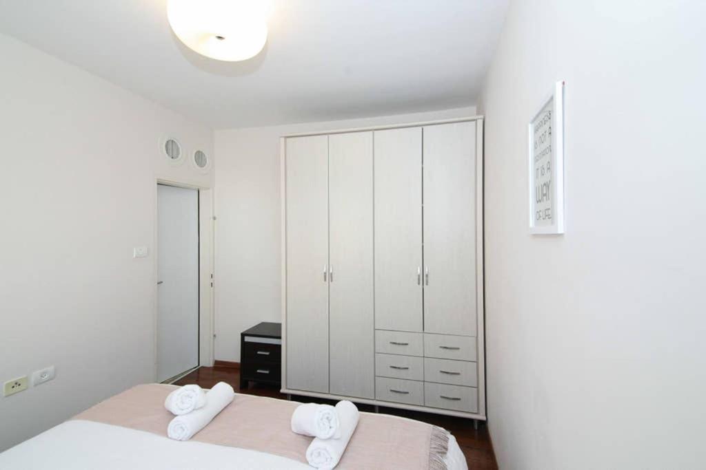 107 - King David - Jerusalem-rent *